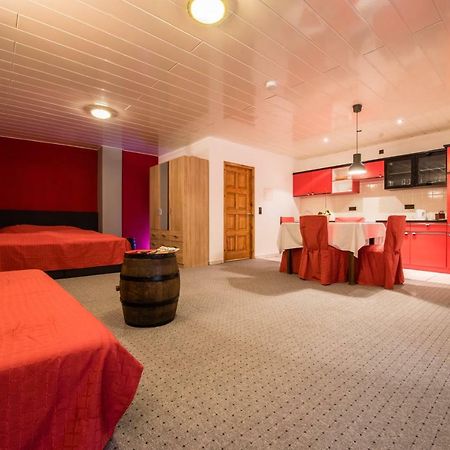 Weinschloesschen Im Weingut Roos Hotel Ilbesheim Екстериор снимка